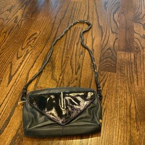 Black crossbody with amazing strap